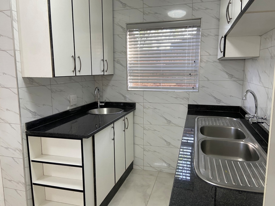 To Let 3 Bedroom Property for Rent in Victory Park Gauteng