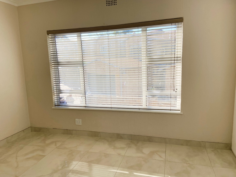 To Let 3 Bedroom Property for Rent in Victory Park Gauteng