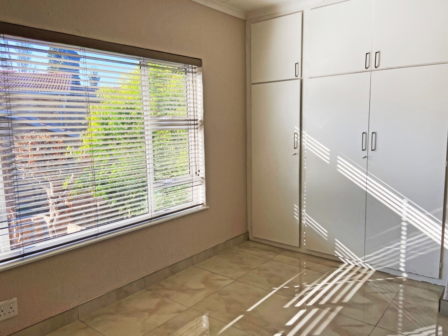 To Let 3 Bedroom Property for Rent in Victory Park Gauteng