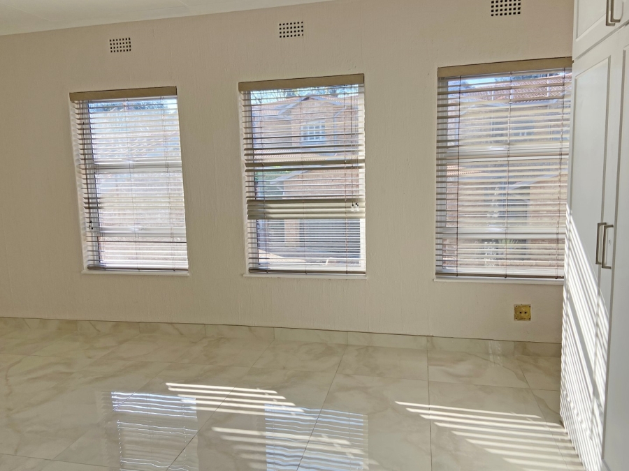To Let 3 Bedroom Property for Rent in Victory Park Gauteng