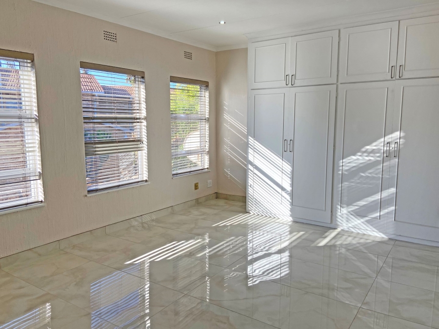 To Let 3 Bedroom Property for Rent in Victory Park Gauteng
