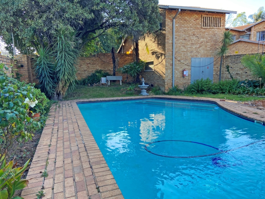 To Let 3 Bedroom Property for Rent in Victory Park Gauteng