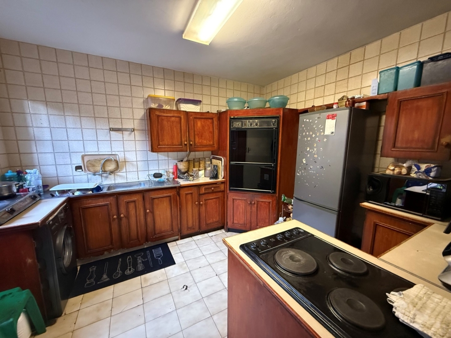 2 Bedroom Property for Sale in Corlett Gardens Gauteng
