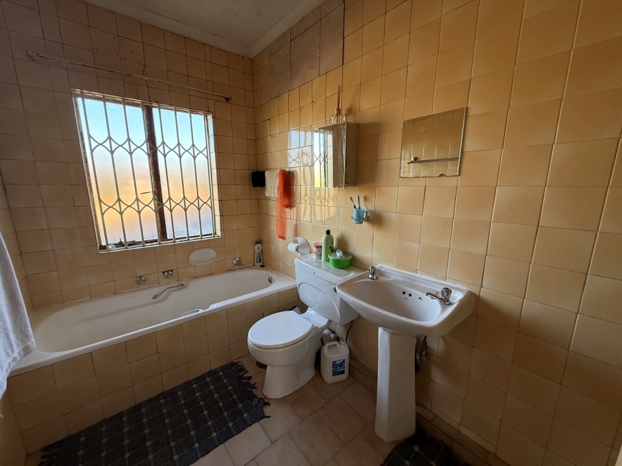 2 Bedroom Property for Sale in Corlett Gardens Gauteng