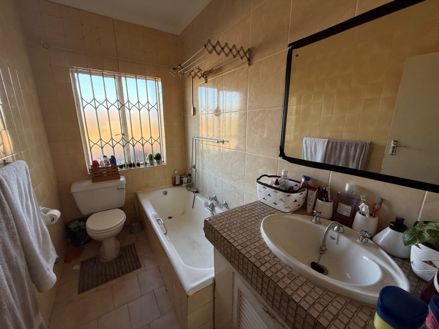 2 Bedroom Property for Sale in Corlett Gardens Gauteng