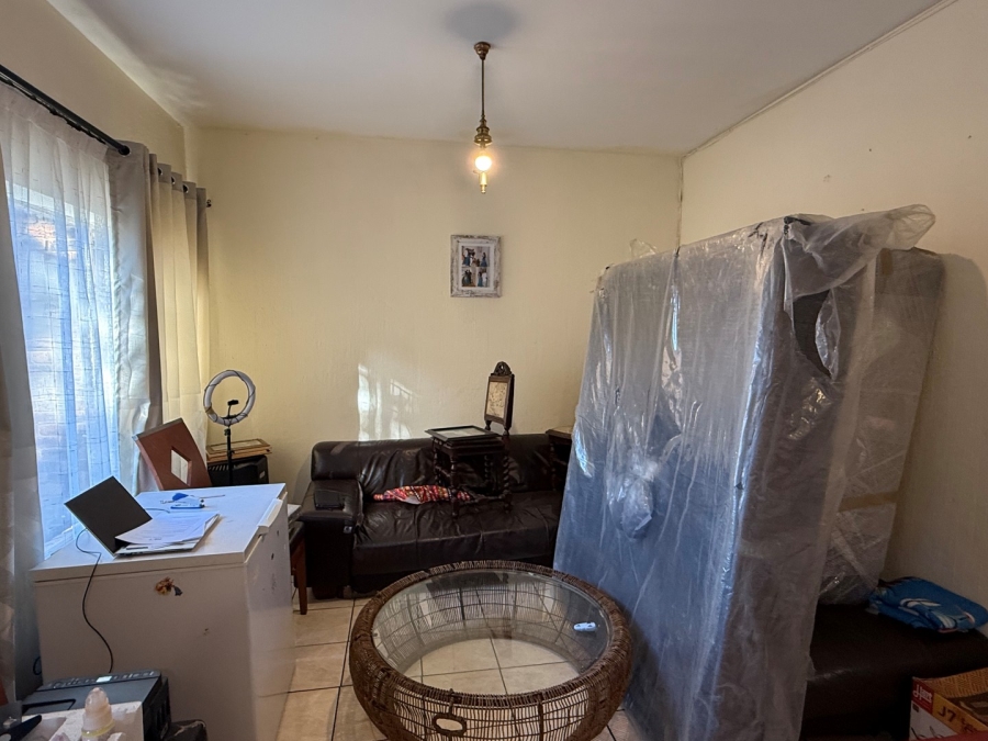 2 Bedroom Property for Sale in Corlett Gardens Gauteng