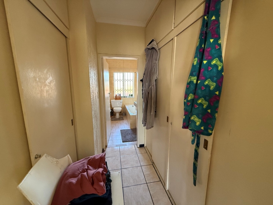 2 Bedroom Property for Sale in Corlett Gardens Gauteng