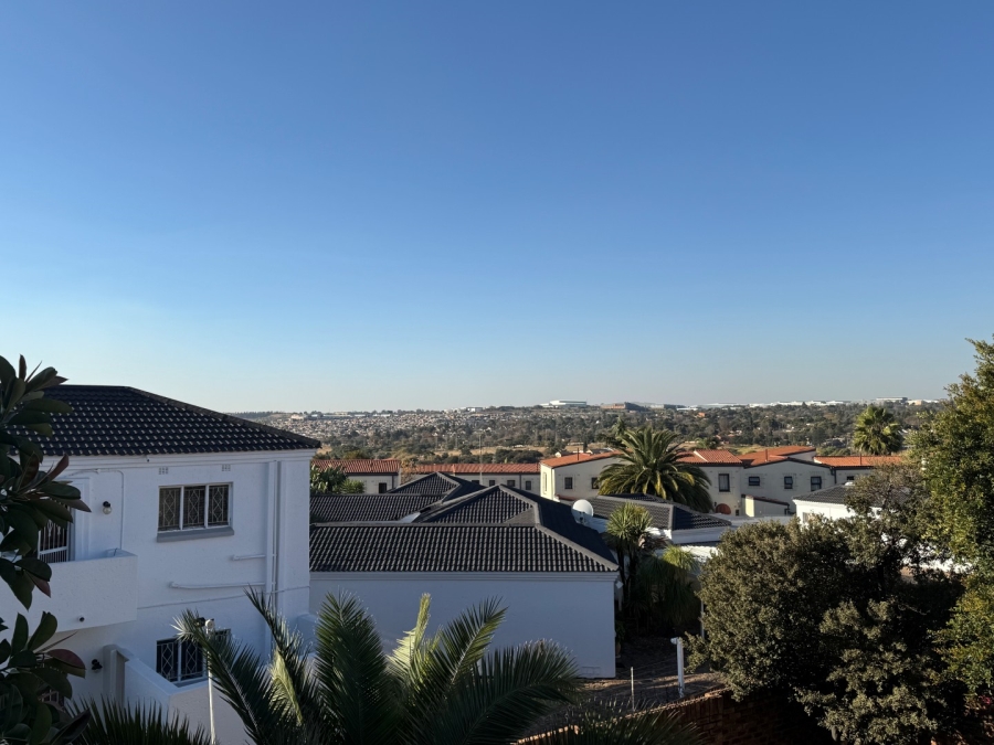2 Bedroom Property for Sale in Corlett Gardens Gauteng
