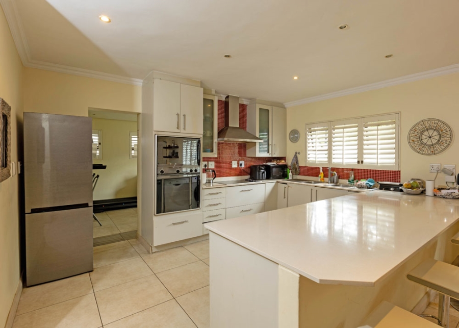 To Let 3 Bedroom Property for Rent in Waverley Gauteng