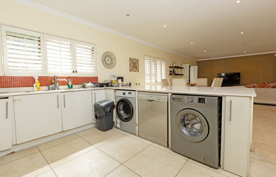To Let 3 Bedroom Property for Rent in Waverley Gauteng