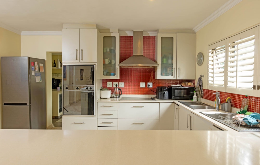 To Let 3 Bedroom Property for Rent in Waverley Gauteng