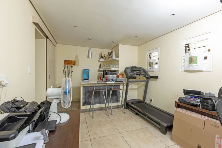 To Let 3 Bedroom Property for Rent in Waverley Gauteng