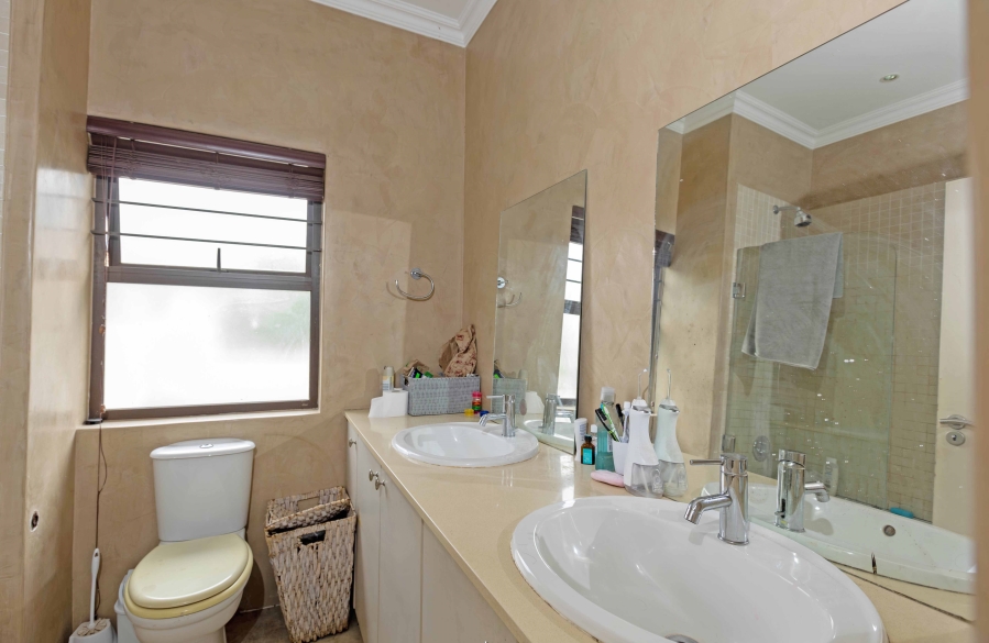 To Let 3 Bedroom Property for Rent in Waverley Gauteng