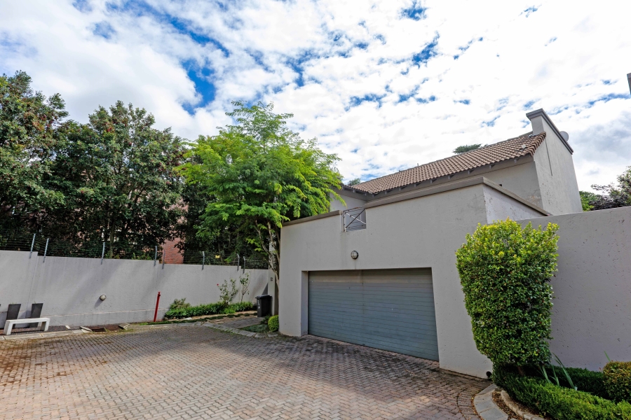 To Let 3 Bedroom Property for Rent in Waverley Gauteng