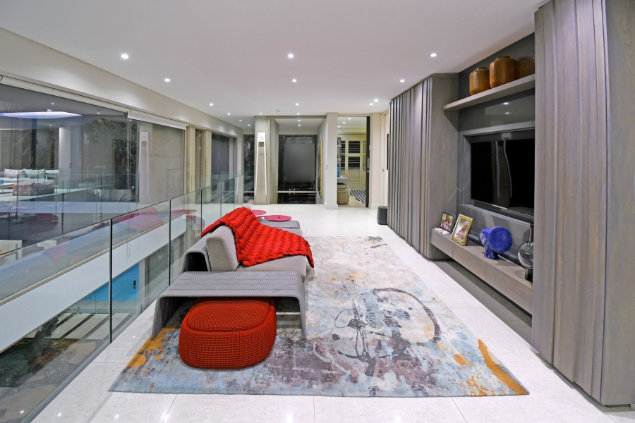 To Let 4 Bedroom Property for Rent in Benmore Gardens Gauteng