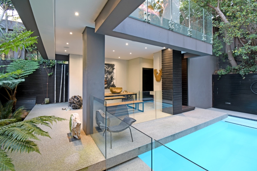 To Let 4 Bedroom Property for Rent in Benmore Gardens Gauteng