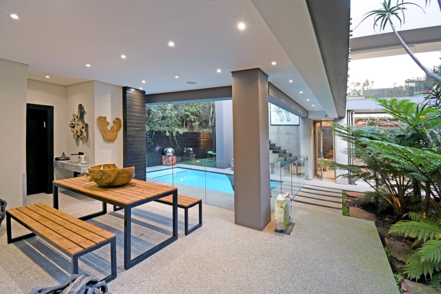 To Let 4 Bedroom Property for Rent in Benmore Gardens Gauteng