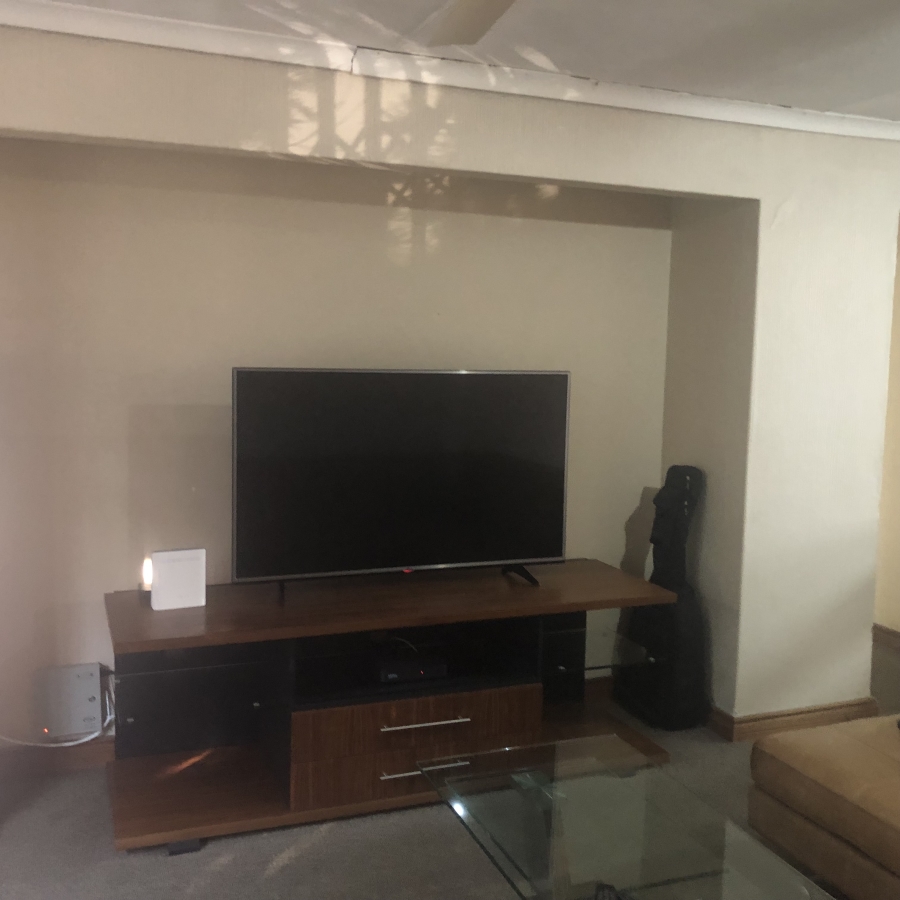 2 Bedroom Property for Sale in Sunninghill Gauteng