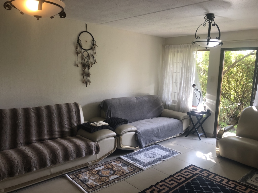 2 Bedroom Property for Sale in Sunninghill Gauteng