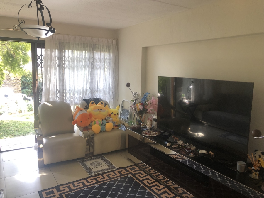 2 Bedroom Property for Sale in Sunninghill Gauteng