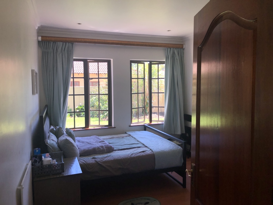 2 Bedroom Property for Sale in Sunninghill Gauteng