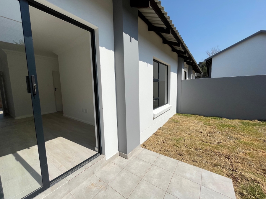 To Let 2 Bedroom Property for Rent in Linden Gauteng