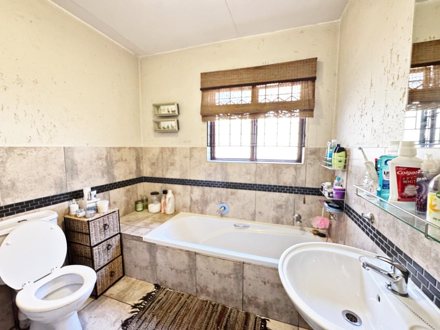 To Let 3 Bedroom Property for Rent in Ferndale Gauteng