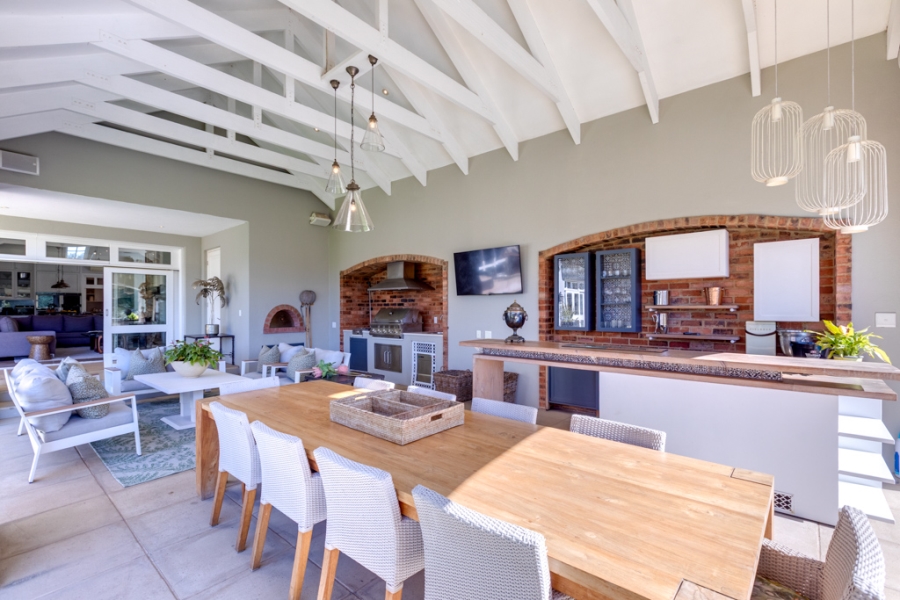 5 Bedroom Property for Sale in Waterfall Country Estate Gauteng