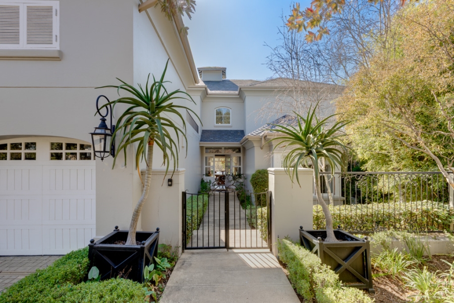 5 Bedroom Property for Sale in Waterfall Country Estate Gauteng