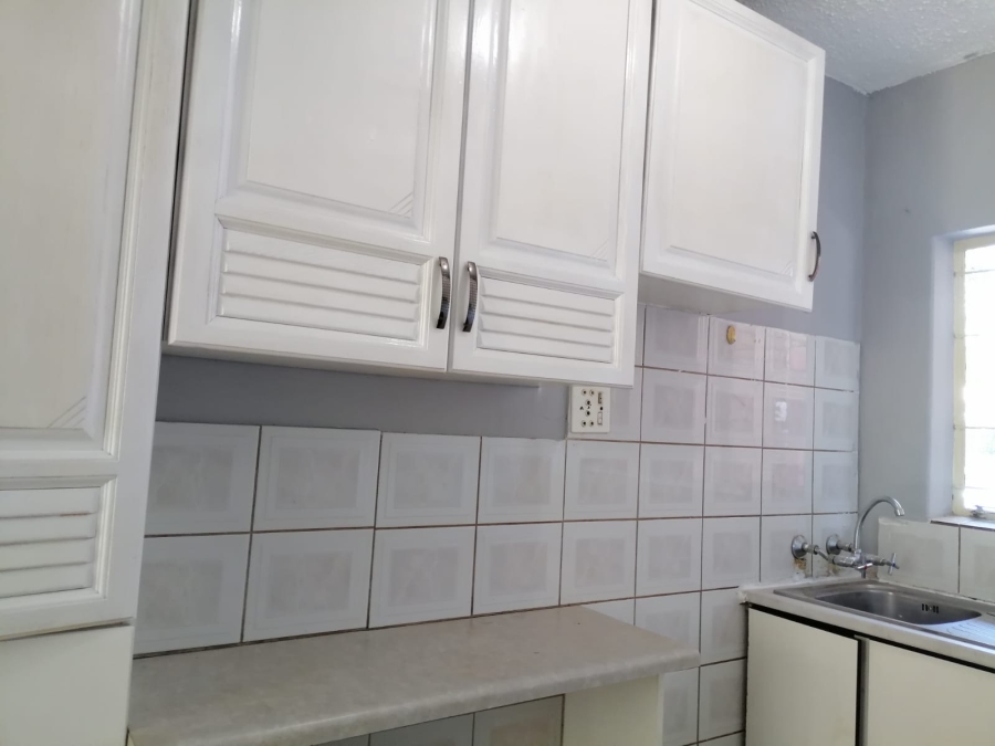 2 Bedroom Property for Sale in Pretoria North Gauteng