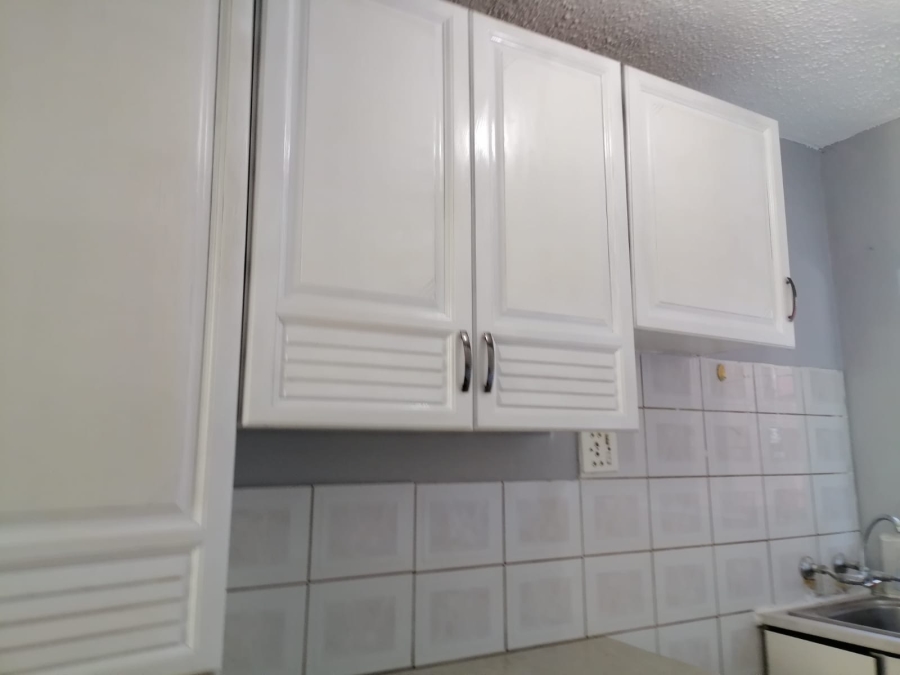 2 Bedroom Property for Sale in Pretoria North Gauteng
