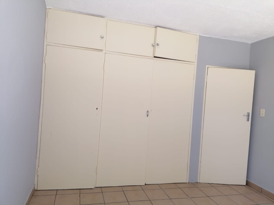 2 Bedroom Property for Sale in Pretoria North Gauteng