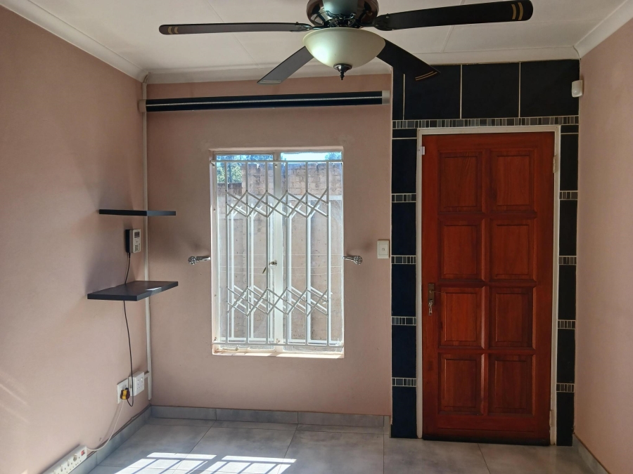 To Let 2 Bedroom Property for Rent in Bloubosrand Gauteng