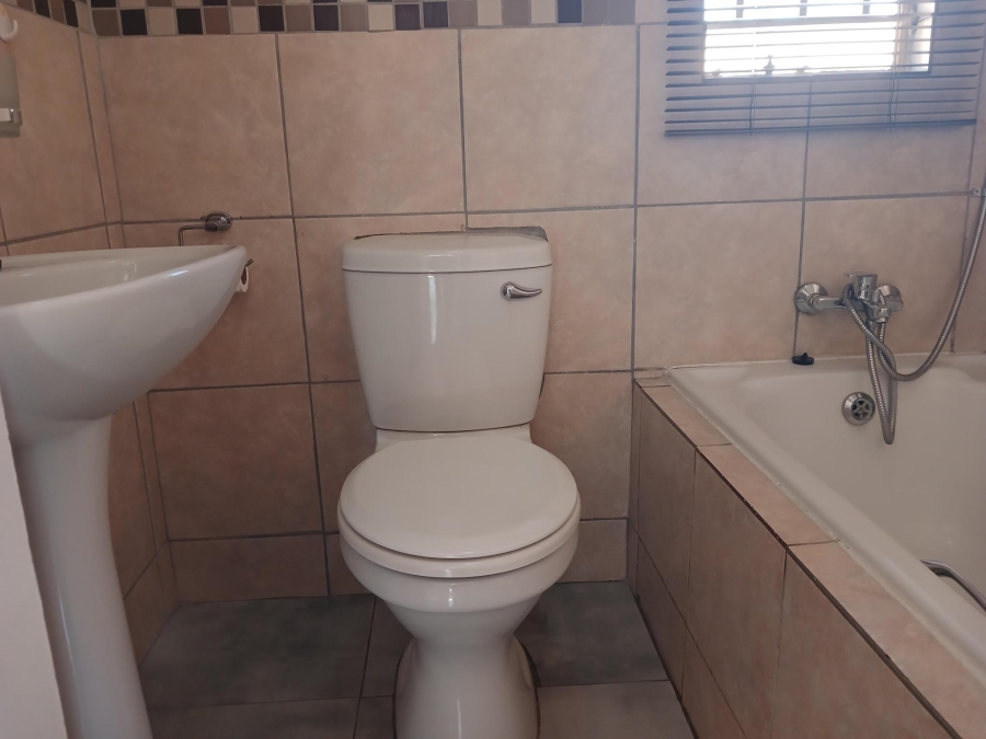 To Let 2 Bedroom Property for Rent in Bloubosrand Gauteng