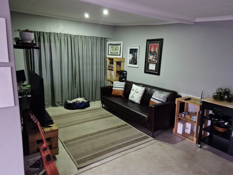 To Let 1 Bedroom Property for Rent in Moregloed Gauteng