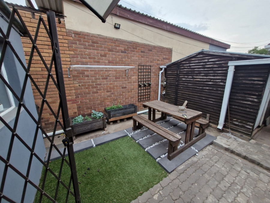 To Let 1 Bedroom Property for Rent in Moregloed Gauteng
