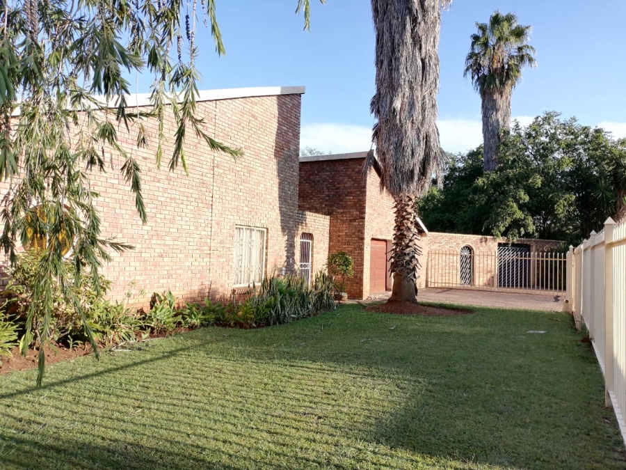4 Bedroom Property for Sale in Theresa Park Gauteng