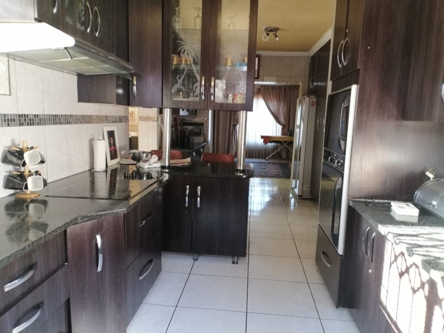 4 Bedroom Property for Sale in Theresa Park Gauteng