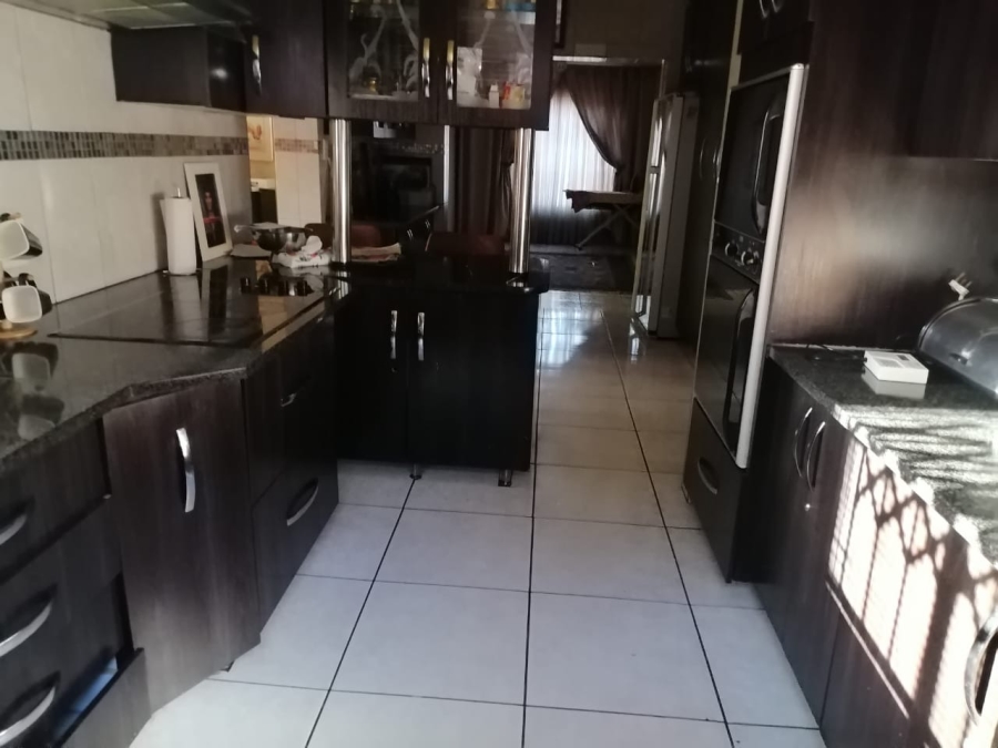 4 Bedroom Property for Sale in Theresa Park Gauteng