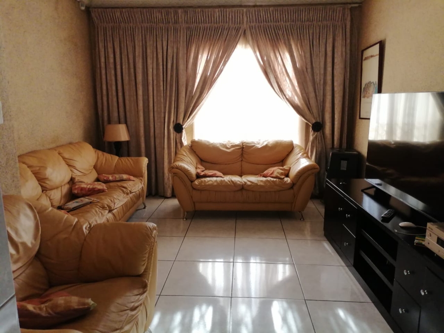 4 Bedroom Property for Sale in Theresa Park Gauteng