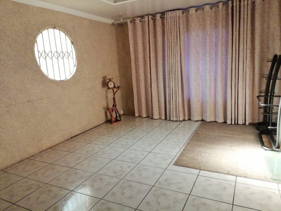 4 Bedroom Property for Sale in Theresa Park Gauteng