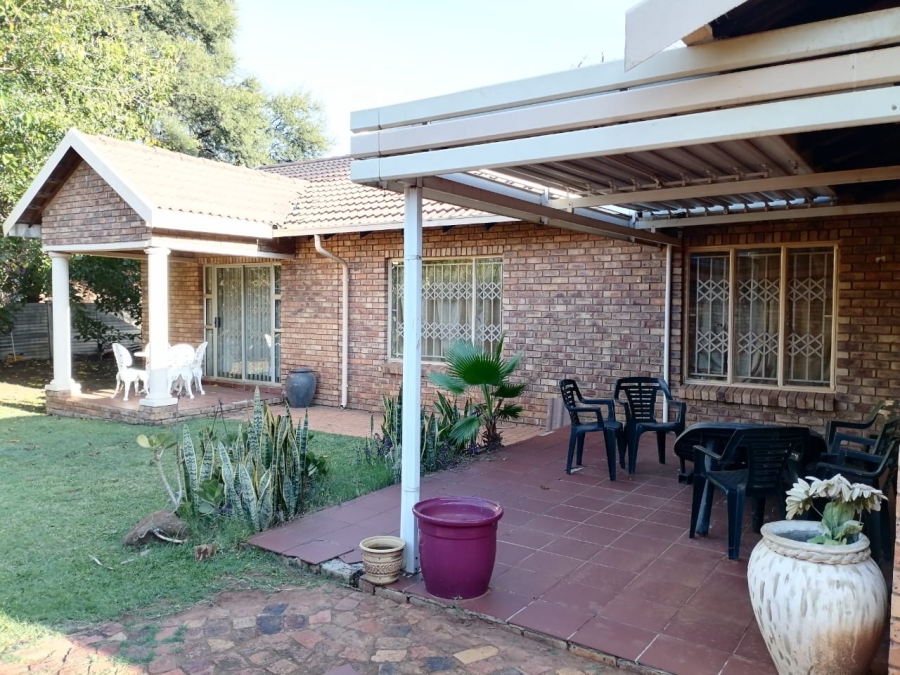 4 Bedroom Property for Sale in Theresa Park Gauteng