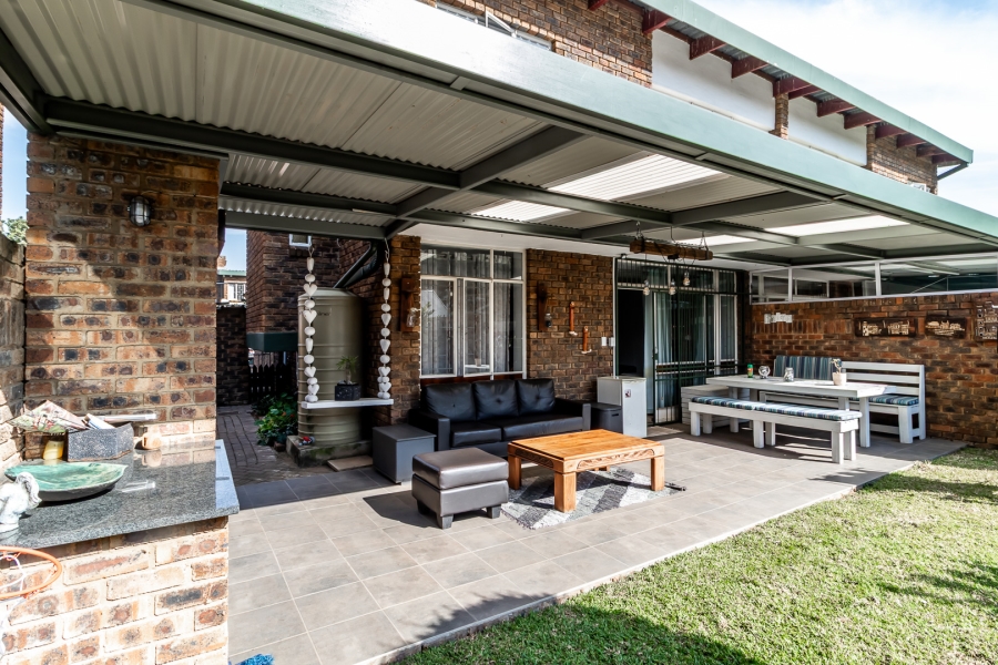 3 Bedroom Property for Sale in Villieria Gauteng