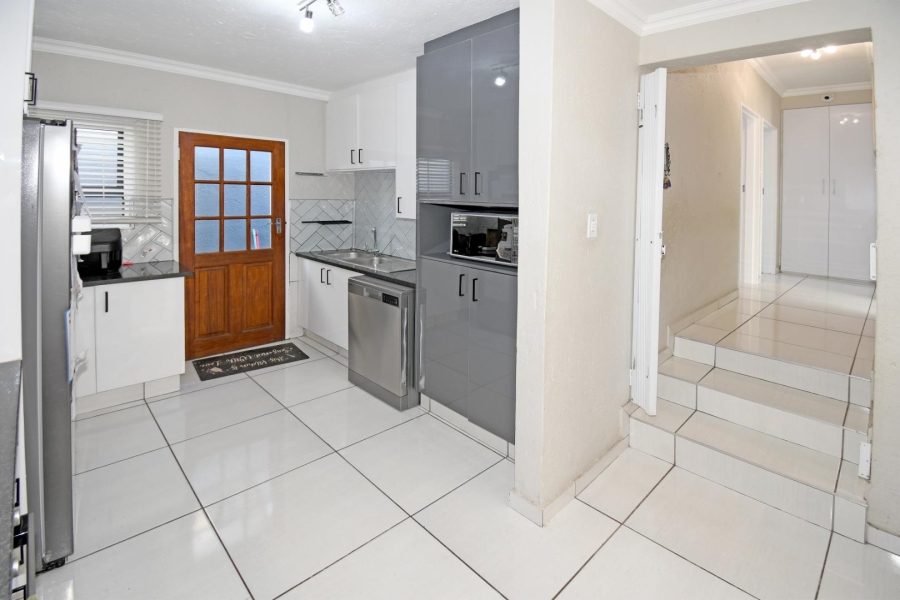 3 Bedroom Property for Sale in Paulshof Gauteng