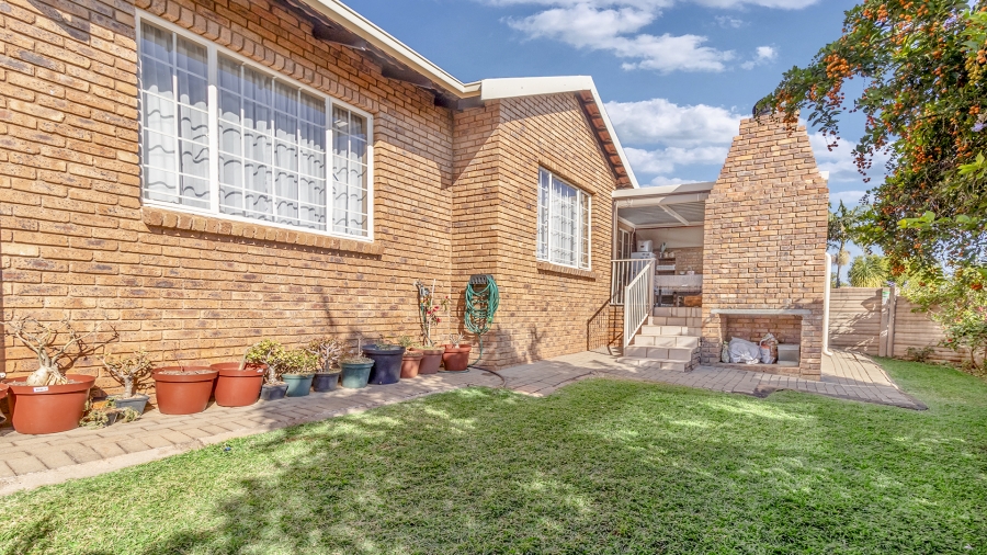 3 Bedroom Property for Sale in Florauna Gauteng