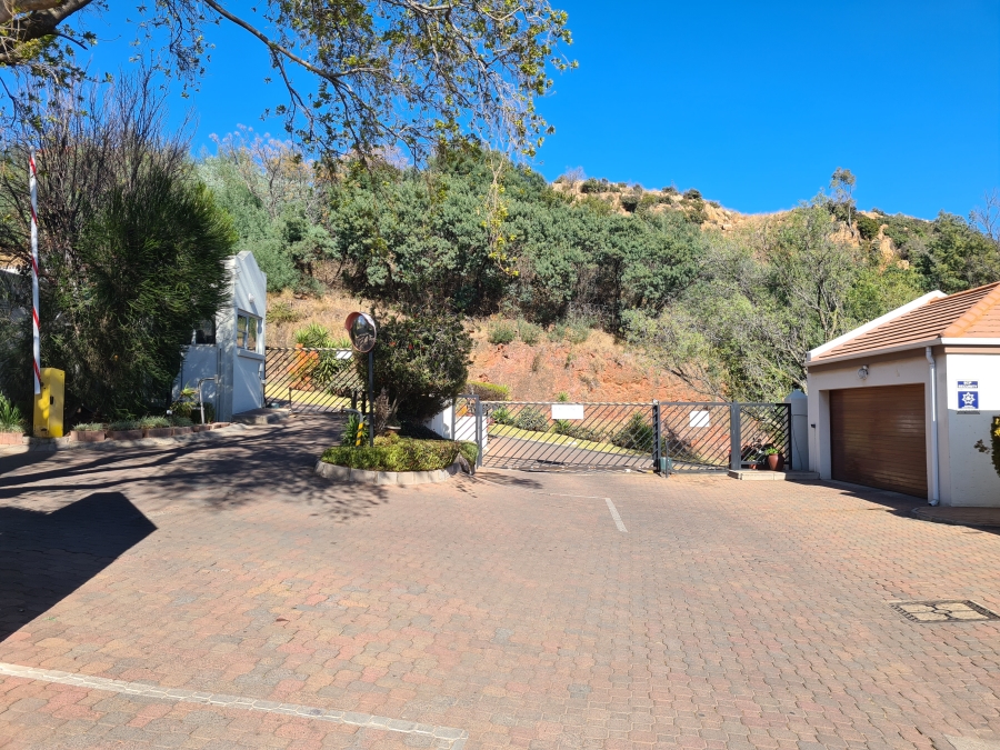 To Let 1 Bedroom Property for Rent in Northcliff Gauteng