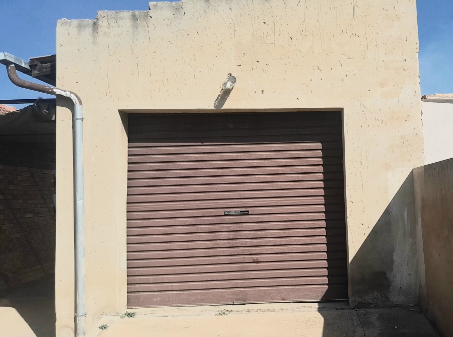 To Let 3 Bedroom Property for Rent in Birch Acres Gauteng