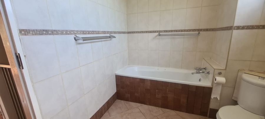 To Let 3 Bedroom Property for Rent in Rietfontein Gauteng