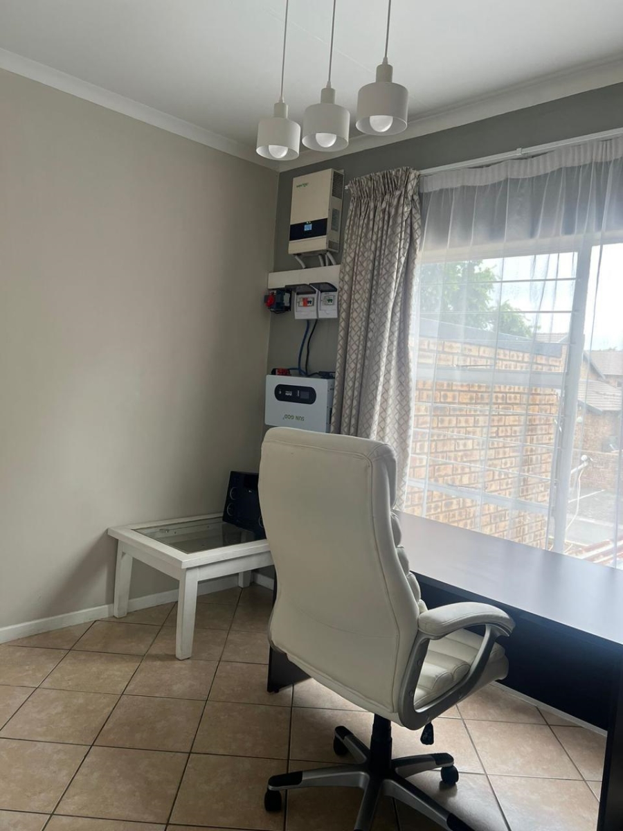 To Let 2 Bedroom Property for Rent in Honeydew Gauteng