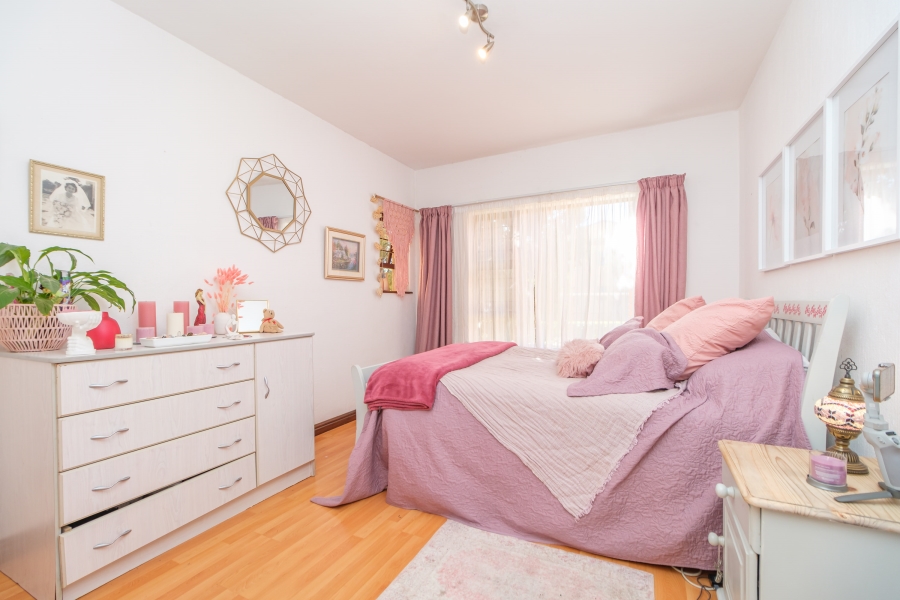 2 Bedroom Property for Sale in Honeydew Grove Gauteng